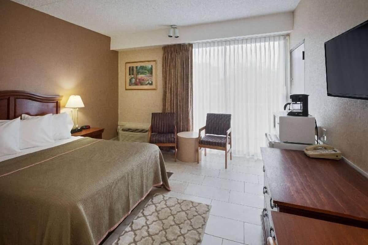 In-room safe, desk, iron/ironing board, free cots/infant beds