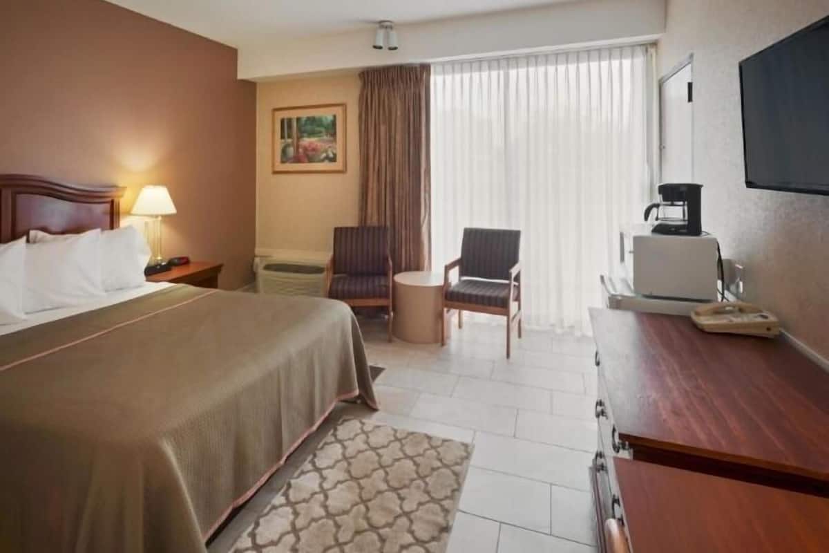 In-room safe, desk, iron/ironing board, free cots/infant beds
