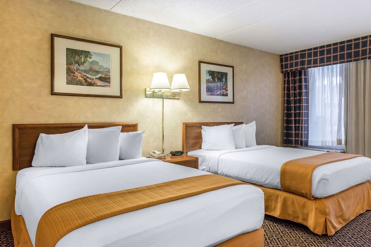 In-room safe, desk, laptop workspace, blackout curtains