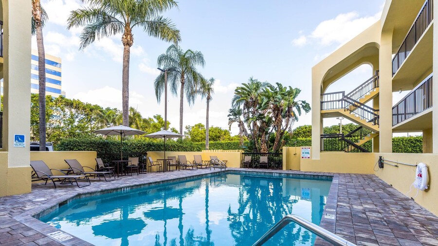 Quality Inn Palm Beach International Airport