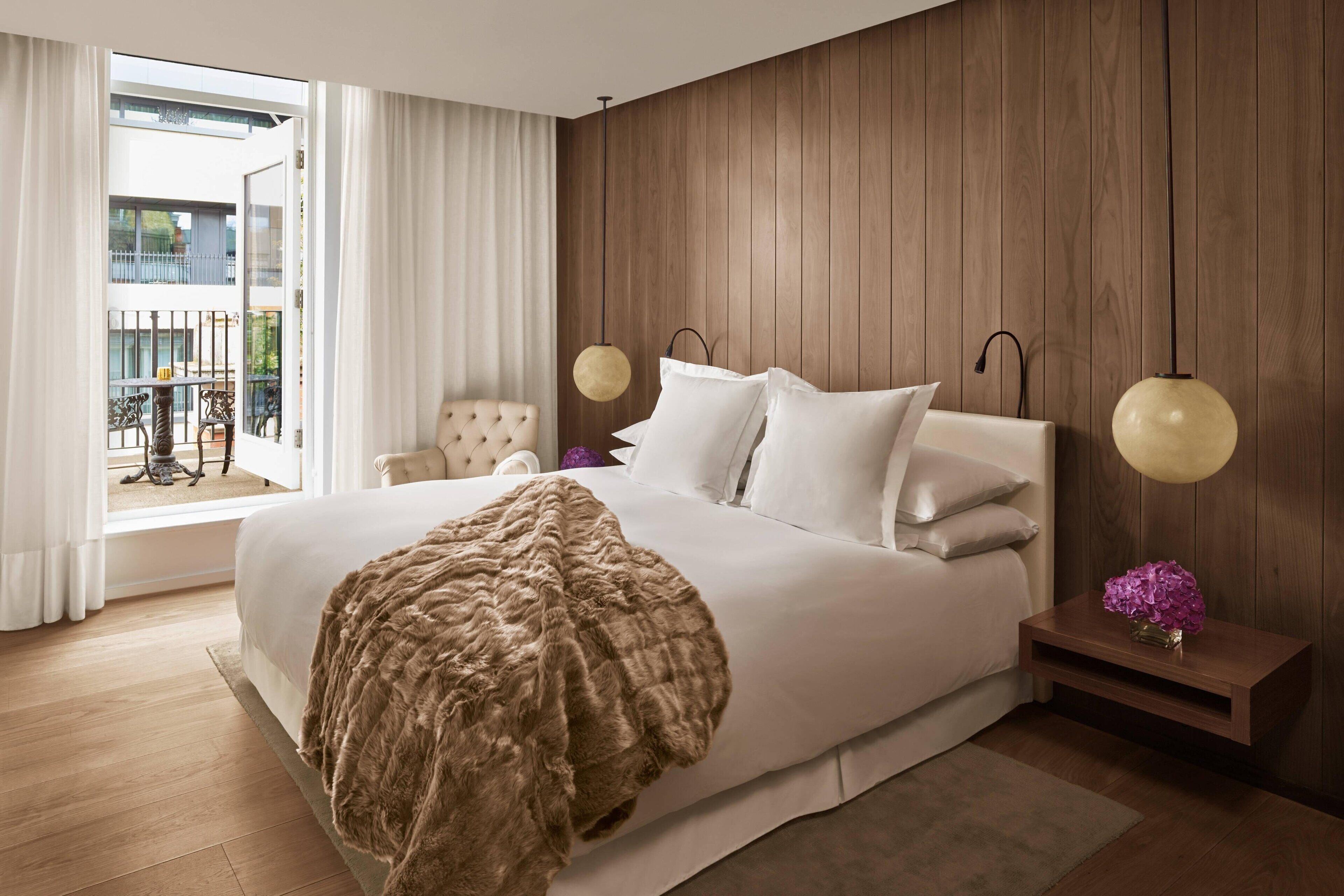 premier room, 1 queen bed, terrace | 1 bedroom, egyptian cotton sheets, premium bedding, down duvets