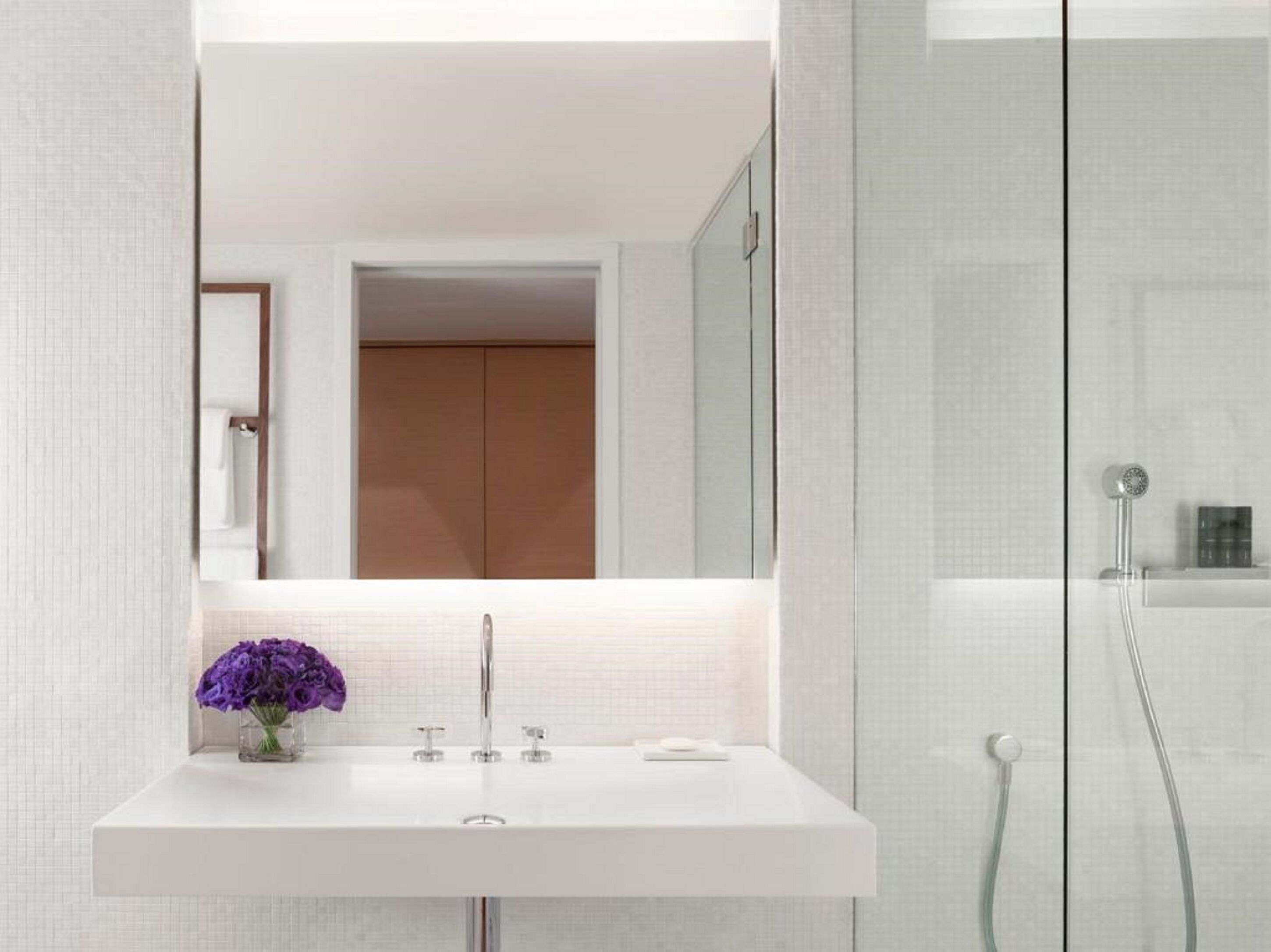 Room, 1 King Bed, Non Smoking | Bathroom | Rainfall showerhead, designer toiletries, hair dryer, bathrobes