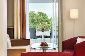 Literie hypoallergénique, minibar, coffres-forts dans les chambres