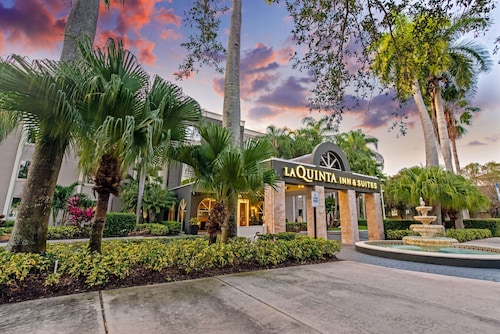 La Quinta Inn & Suites by Wyndham Coral Springs South