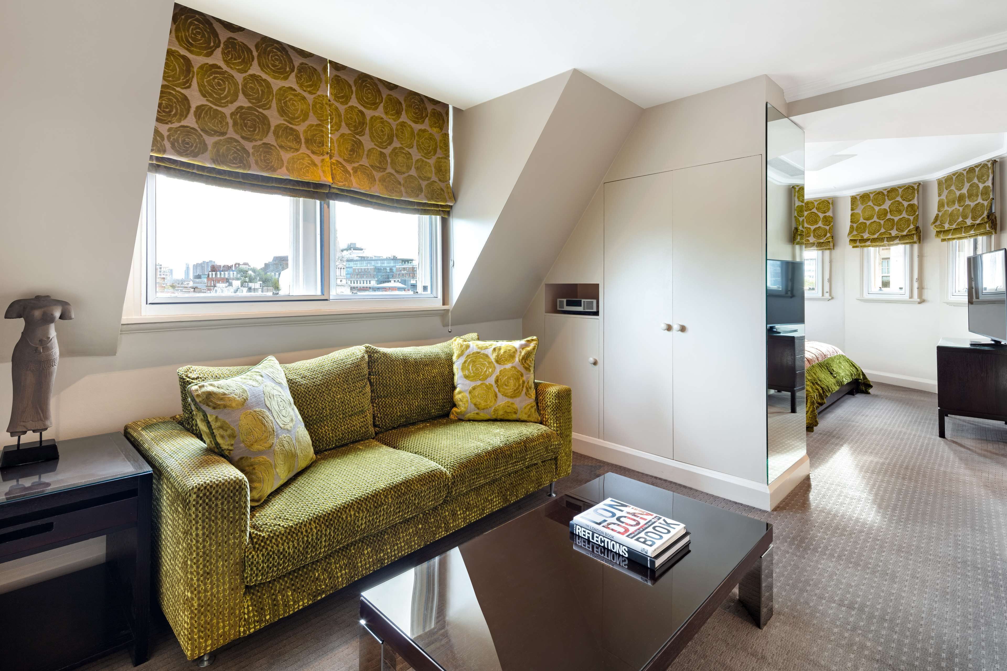 junior suite | 1 bedroom, egyptian cotton sheets, premium bedding, in-room safe