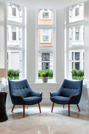 Lobby - Radisson Blu Hotel, London Tottenham Court Road (London)