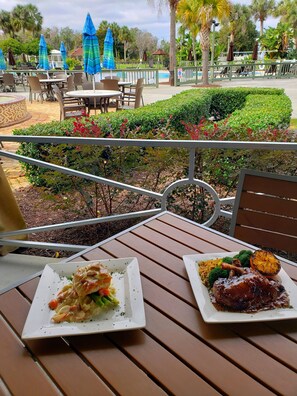 3 restaurants, breakfast, lunch, dinner served; American cuisine
