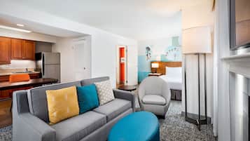 Studio Suite | Hypo-allergenic bedding, down comforters, in-room safe