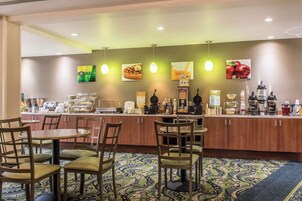 Free continental breakfast on weekdays