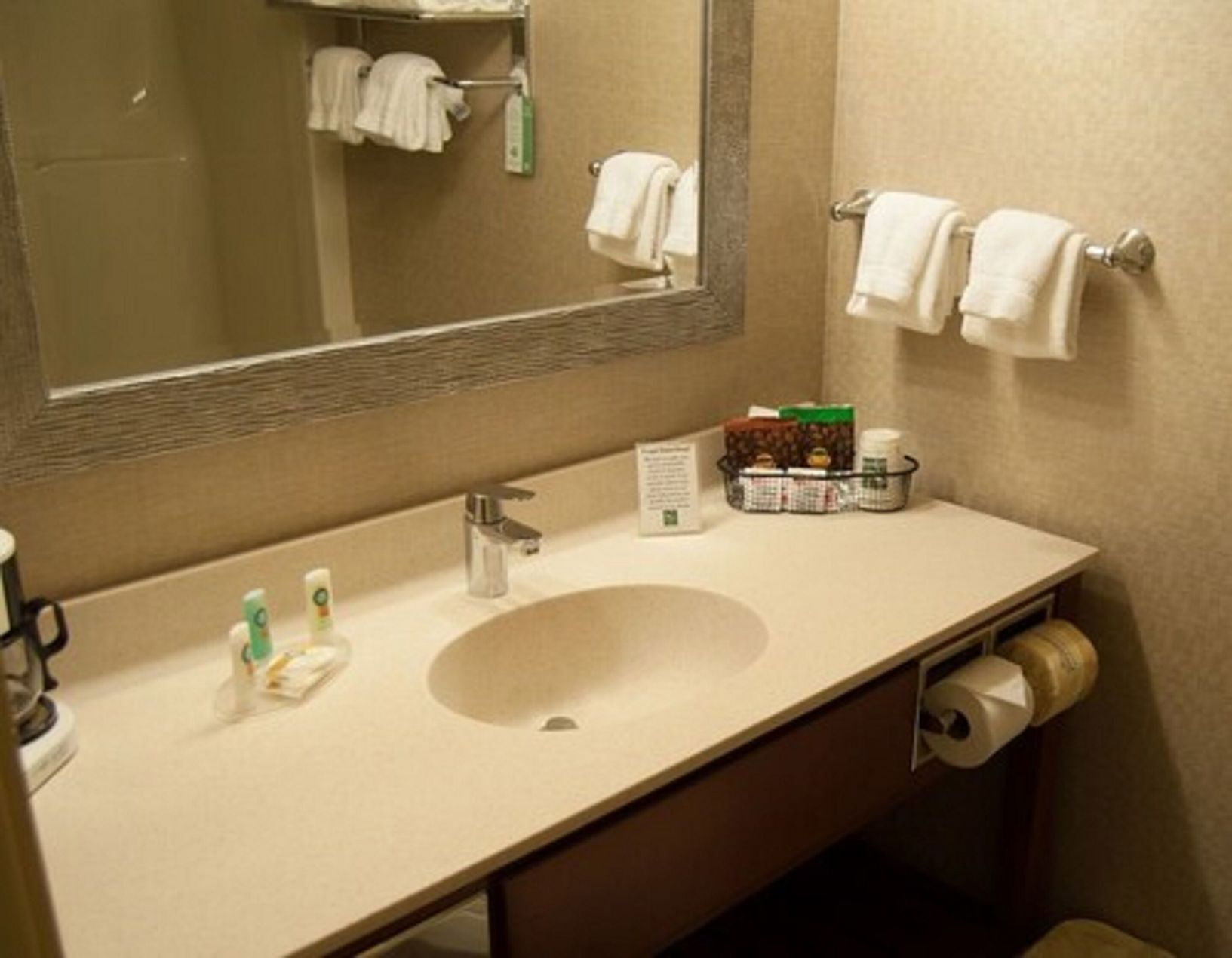 Bathroom | Free toiletries, hair dryer, towels, soap