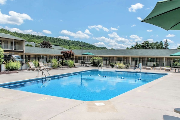 Seasonal outdoor pool