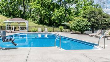 Alberca al aire libre por temporada