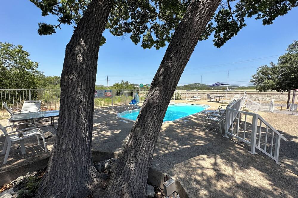 Home Suites Hill Country