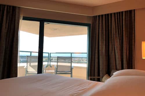 Room, 1 King Bed, Balcony | Premium bedding, in-room safe, desk, blackout curtains