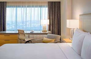 Premium bedding, in-room safe, desk, blackout curtains - Hyatt Regency Santa Clara (Santa Clara)