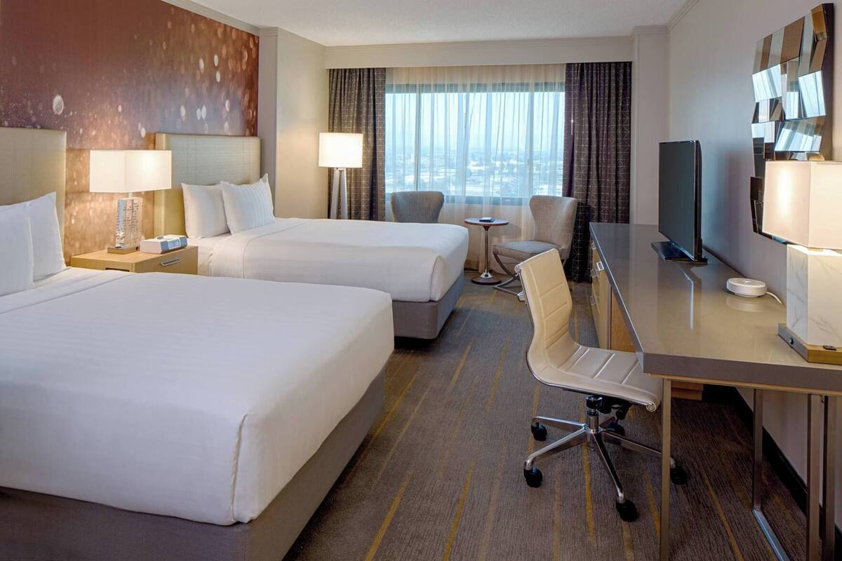 Premium bedding, in-room safe, desk, blackout curtains