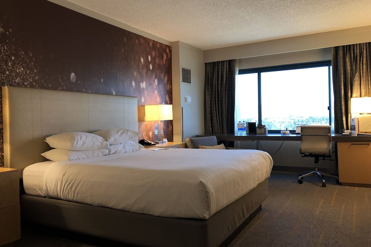 Premium bedding, in-room safe, desk, blackout curtains