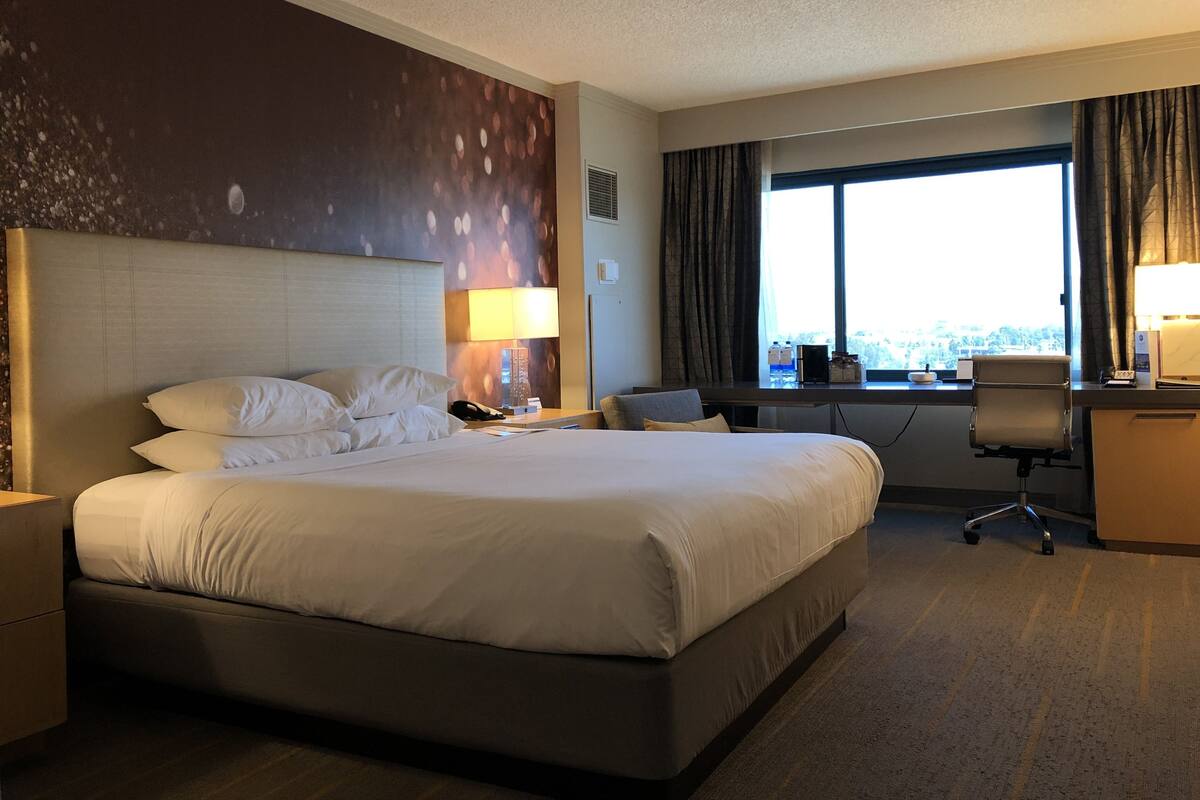 Premium bedding, in-room safe, desk, blackout curtains