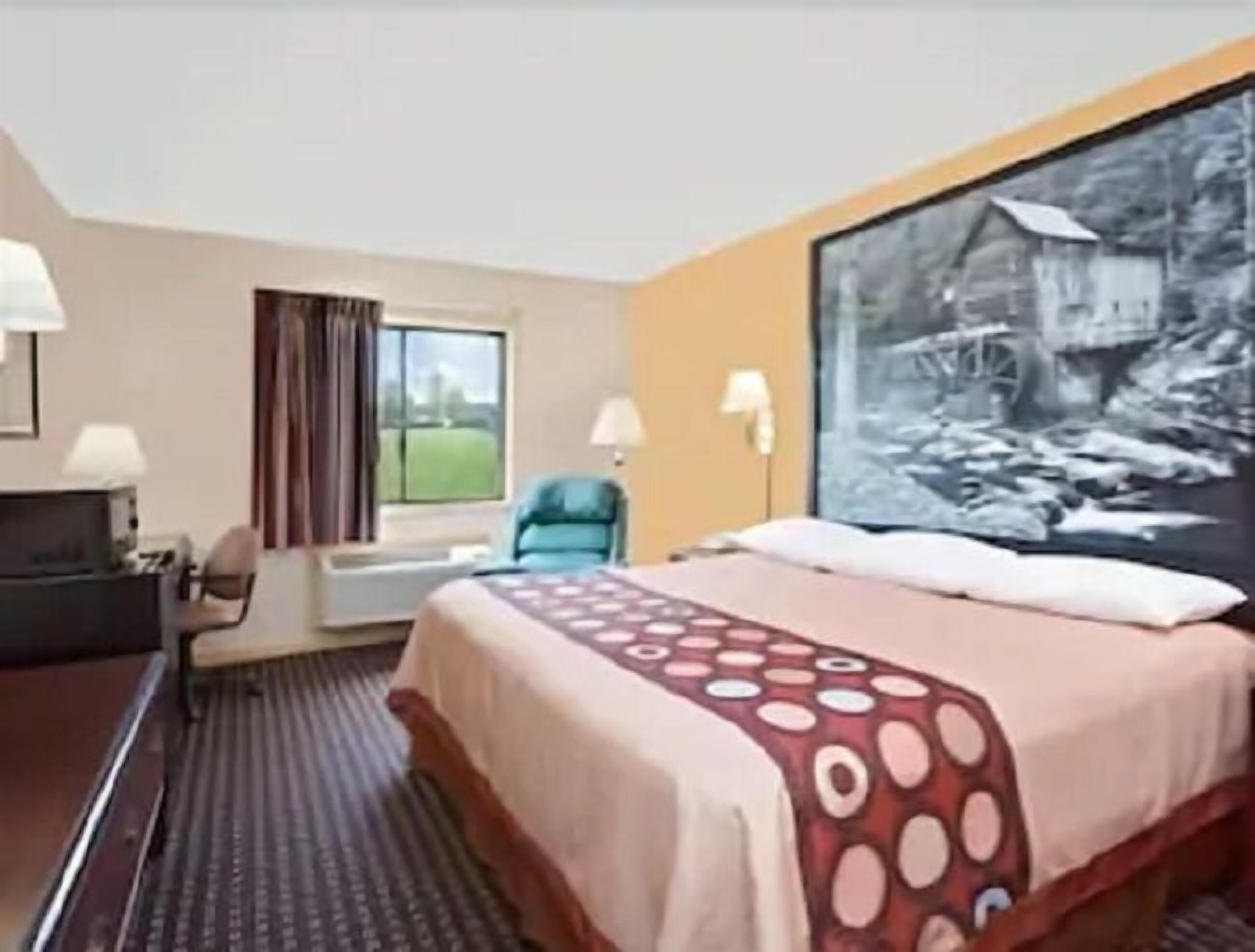 Desk, blackout drapes, iron/ironing board, free WiFi