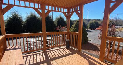 Super 8 by Wyndham Hillsville