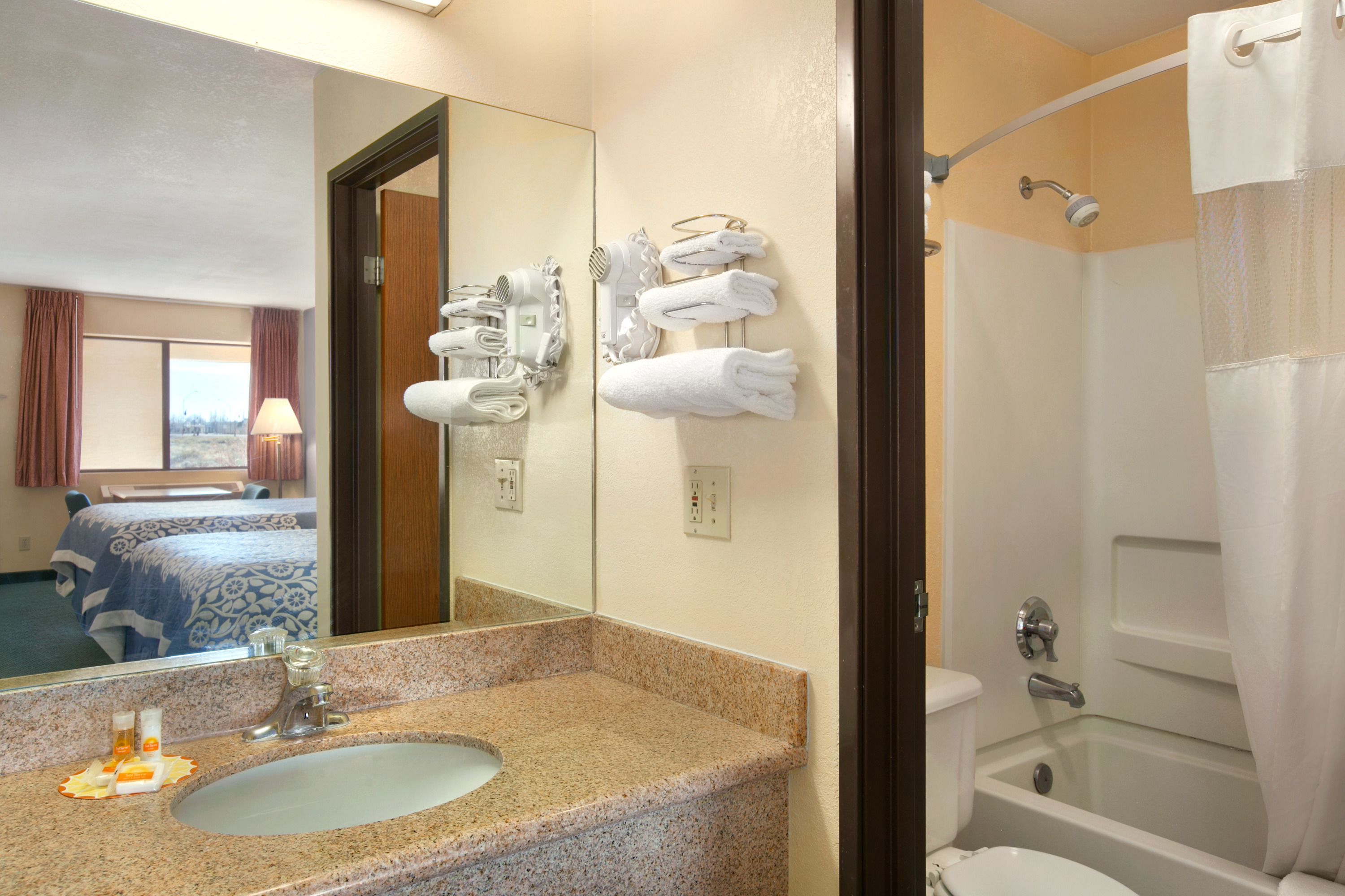 Top 7 PetFriendly Hotels In Holbrook, Arizona Updated 2024 Trip101