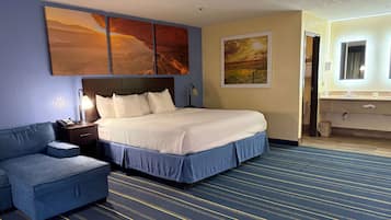 1 bedroom, pillowtop beds, desk, blackout drapes