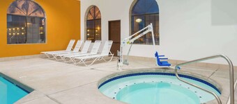 Days Inn by Wyndham Holbrook