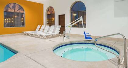 Days Inn by Wyndham Holbrook