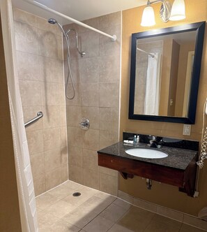 Single Room, 1 Queen Bed | Accessible bathroom