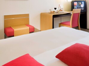Classic Room, Multiple Beds | Minibar, in-room safe, desk, blackout drapes