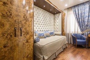 Habitación individual Deluxe, vista a la ciudad | 1 habitación, sábanas de algodón egipcio y ropa de cama de alta calidad 
