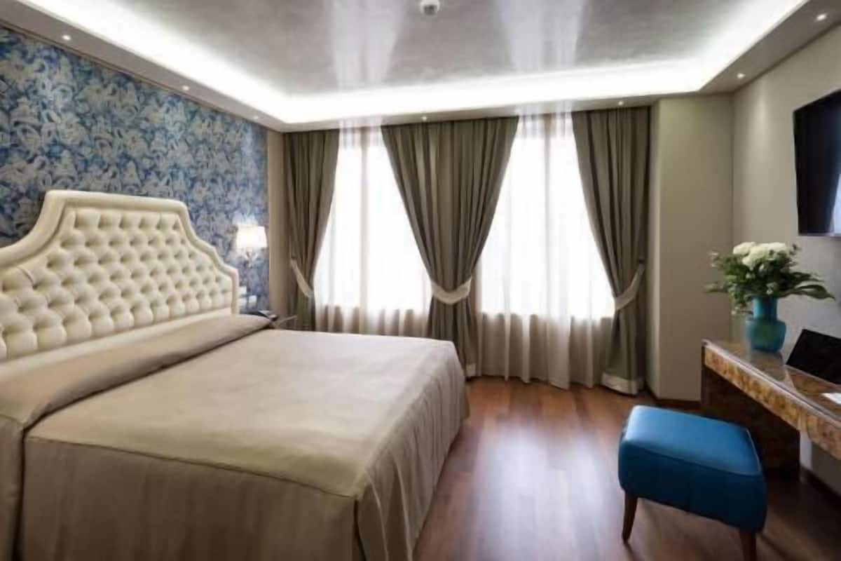 Egyptian cotton sheets, premium bedding, down comforters, pillowtop beds