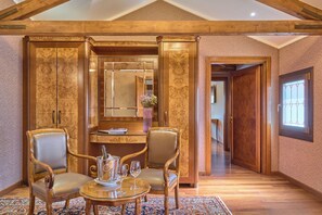 Superior Suite, Canal View (Small Canal Rio Novo and Garden) | 1 bedroom, Egyptian cotton sheets, premium bedding, down comforters