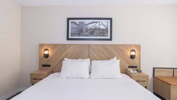 Desk, laptop workspace, iron/ironing board, free WiFi