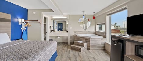 Honeymoon Suite, 1 King Bed, Non Smoking | Iron/ironing board, free WiFi, bed sheets, alarm clocks