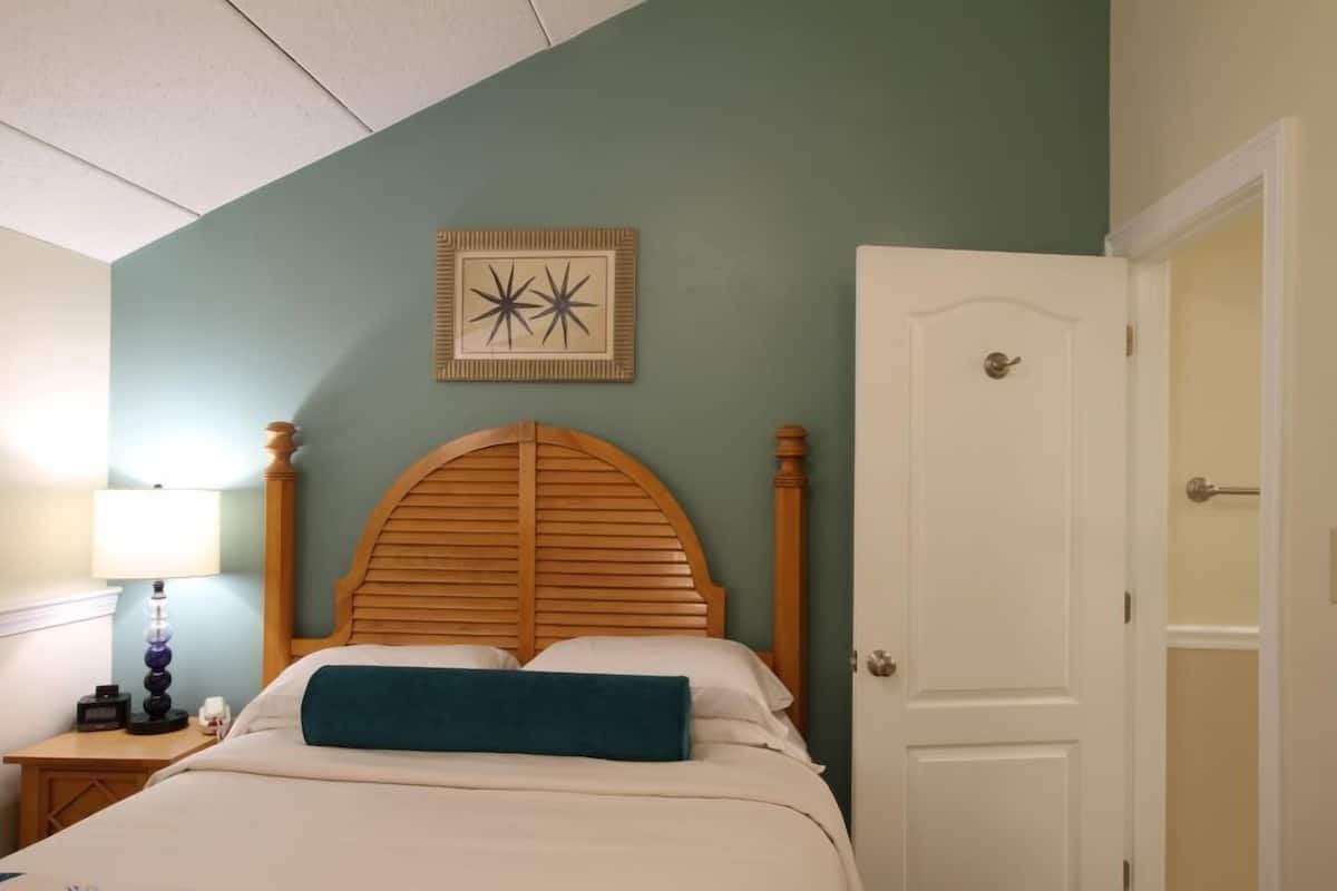 Iron/ironing board, cribs/infant beds, rollaway beds, free WiFi