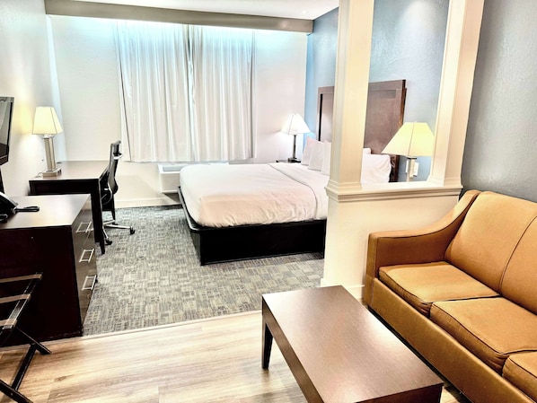 Suite, 1 cama King size, para no fumadores | Tabla de planchar con plancha, cunas gratuitas y wifi gratis 