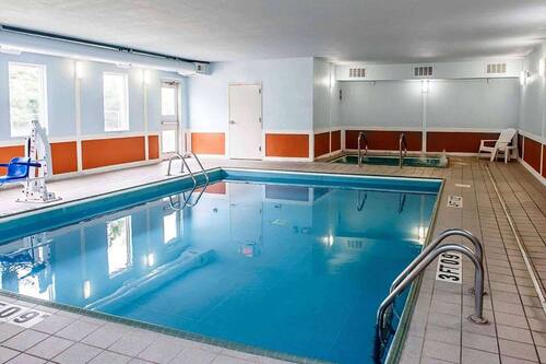Piscine intérieure