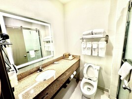 Room, 1 King Bed, Non Smoking | Iron/ironing board, free cribs/infant beds, free WiFi, bed sheets