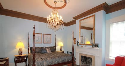 17Hundred90 Inn and Restaurant