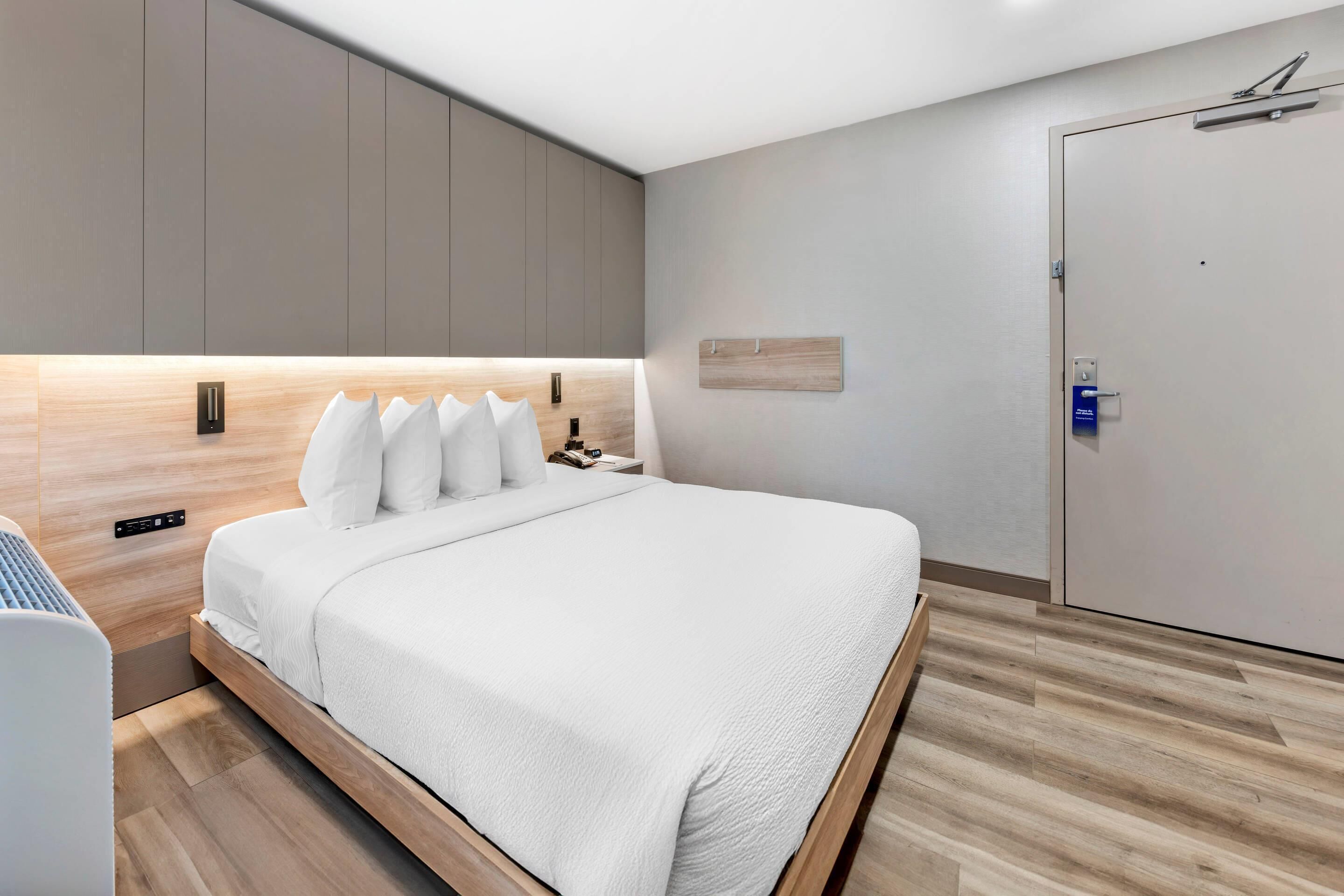 Rom, 1 kingsize-seng, ikke-røyk (Upgrade) | Sengetøy av topp kvalitet, senger med overmadrass og safe på rommet