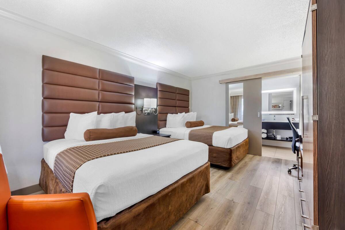 Standard Room, 2 Queen Beds, Non Smoking