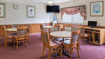 Café da manhã para viagem grátis todos os dias