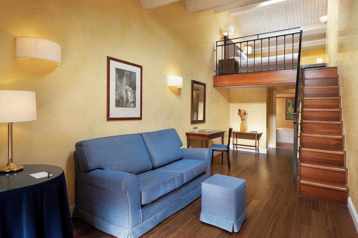 Suite | Minibar, in-room safe, desk, soundproofing