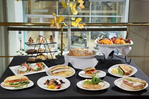 Aperto a pranzo e cena