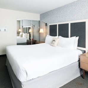 1 bedroom, Egyptian cotton sheets, premium bedding, pillowtop beds