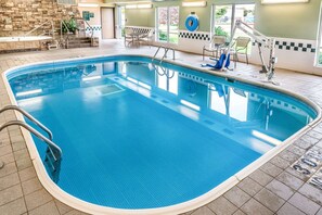 Indoor pool - Quality Inn & Suites Mankato East (Mankato)