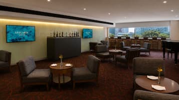 3 Bars/Lounges, Sportbar