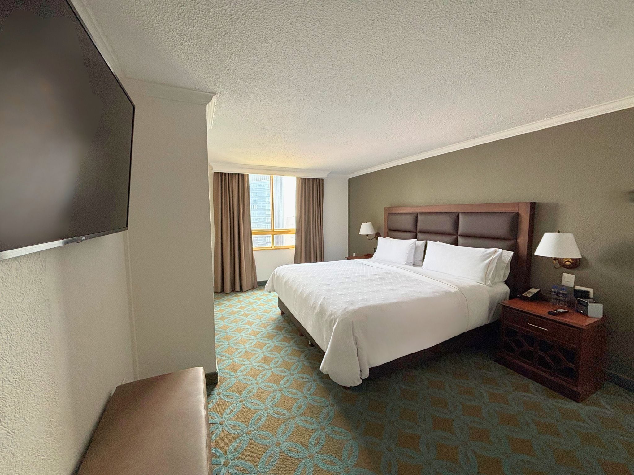 Master Suite, 1 King | Premium bedding, down comforters, minibar, in-room safe