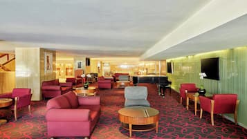 3 bars/lounges, sports bar